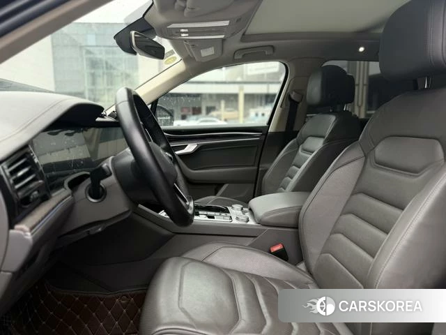 Volkswagen Touareg id 4299695 из Китая 8
