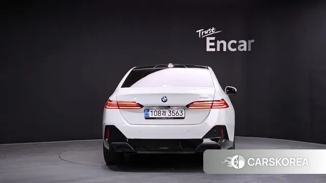 BMW 5 Series (G60) id 3431378 из Кореи 14