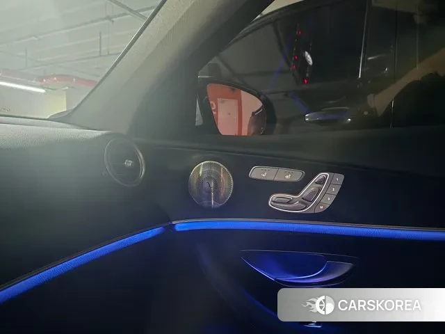 Mercedes-Benz E-Class W213 2018 Серебряный из Кореи, фото 4