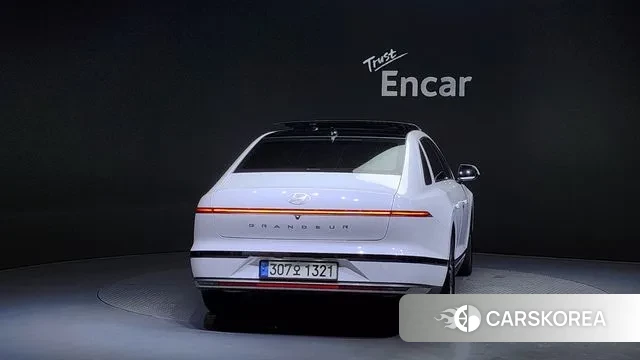 Hyundai Grandeur (GN7) id 3031731 из Кореи 14