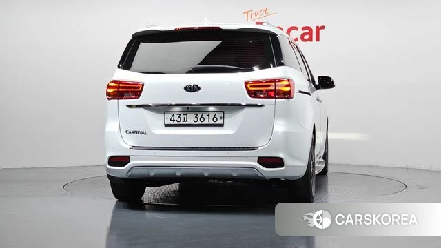 Kia The New Carnival id 4447611 из Кореи 14