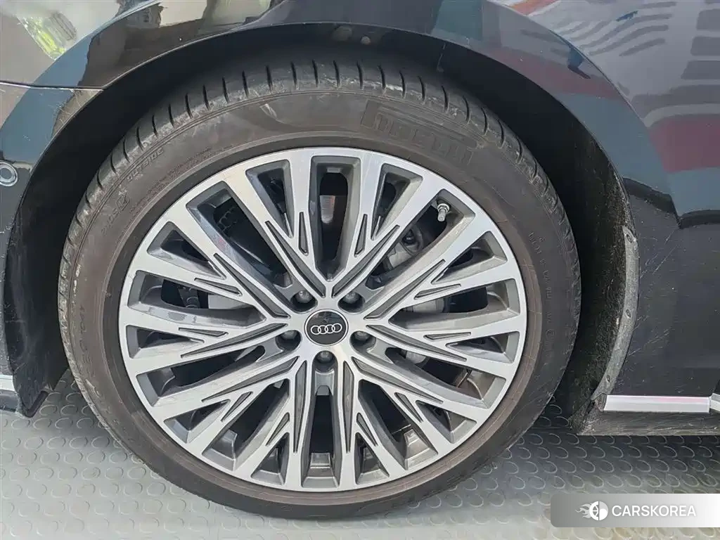 Audi A8 id 4546063 из Китая 8