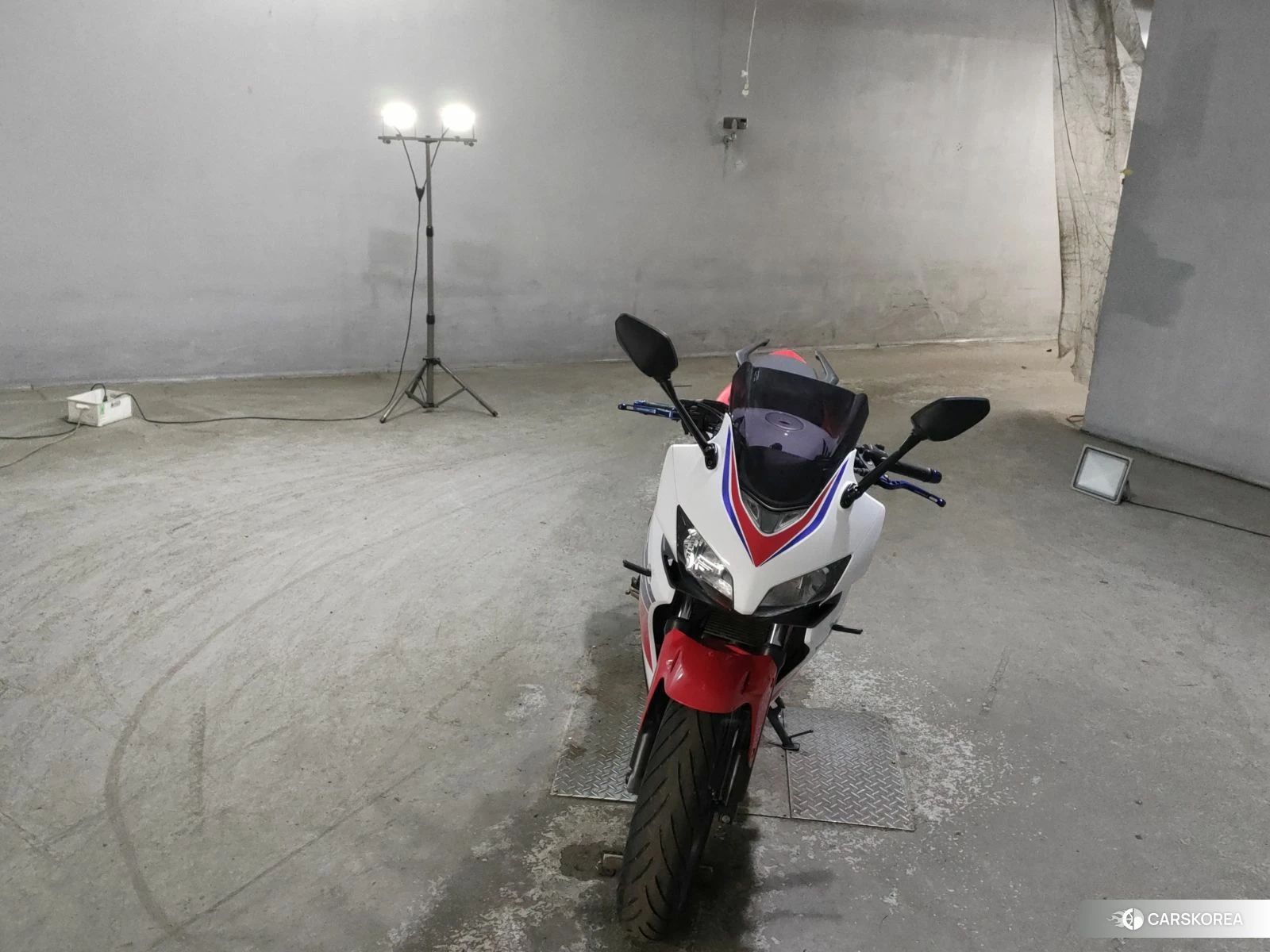 Проданный Honda CBR400R id 4192964 из Японии, фото 4