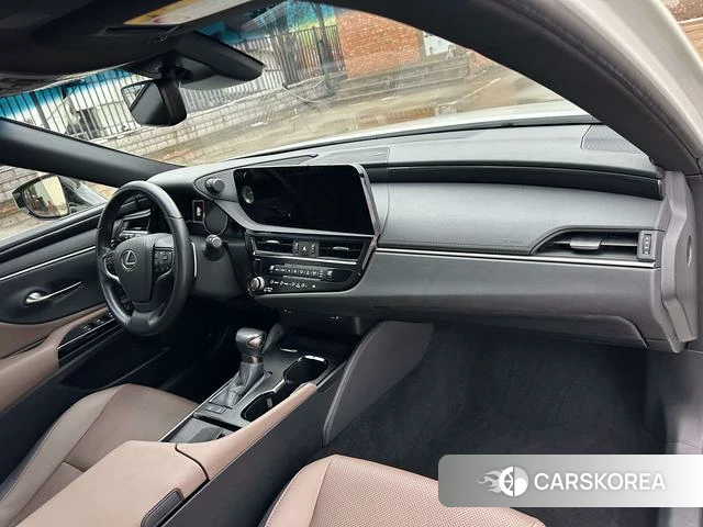 Lexus ES id 4307412 из Китая 22