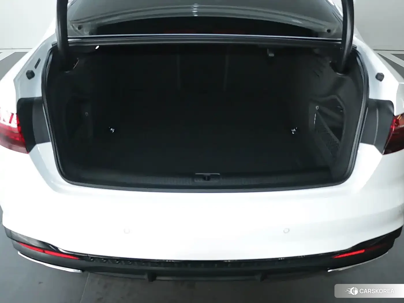 Audi A4L 2024 Белый из Китая, фото 4
