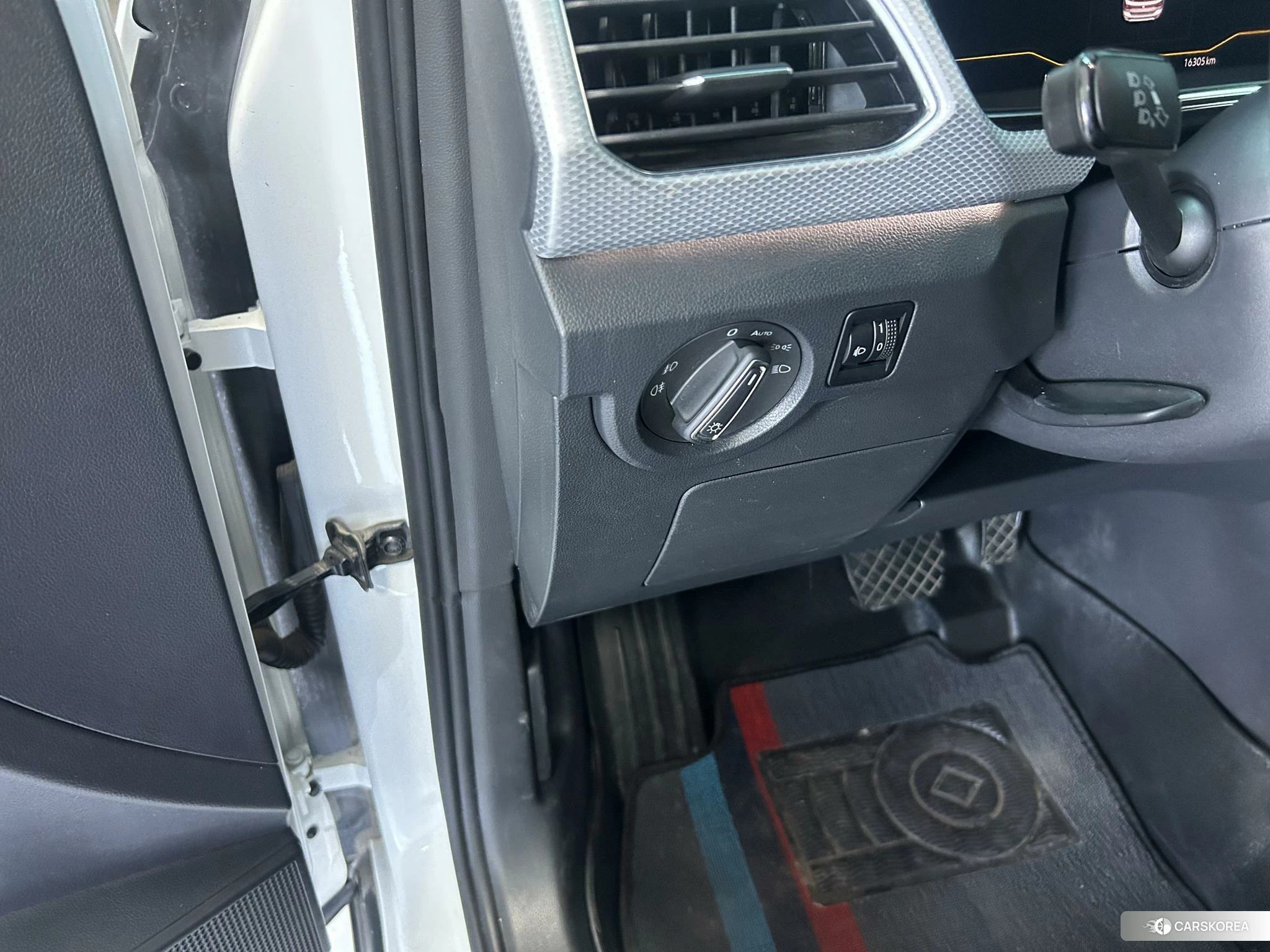 Volkswagen Exploring the shadow id 4513553 из Китая 13
