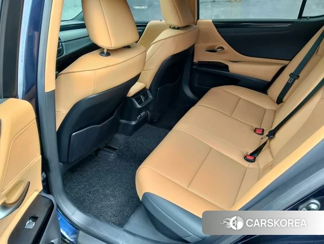 Lexus ES id 4301759 из Китая 10