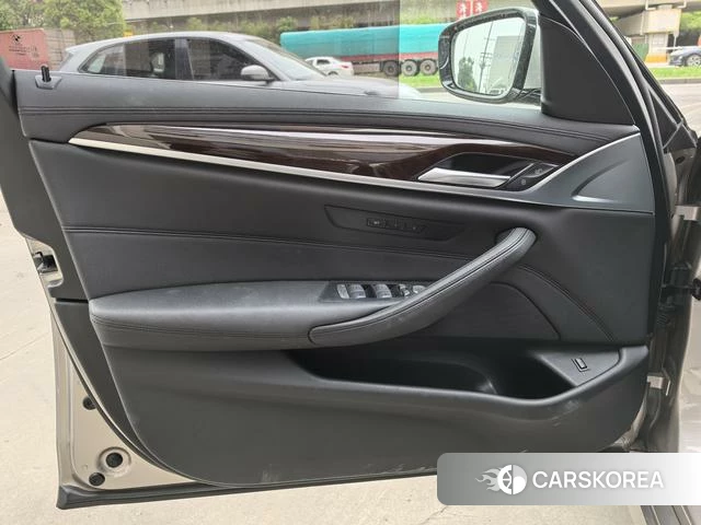 BMW 5 series id 4215086 из Китая 16