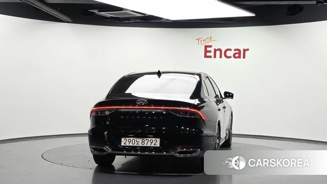 Hyundai The New Grandeur IG Hybrid id 4388817 из Кореи 28
