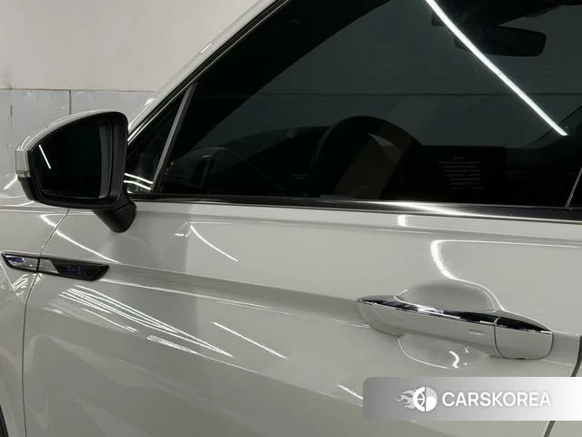 Volkswagen Tiguan L PHEV id 4272061 из Китая 14