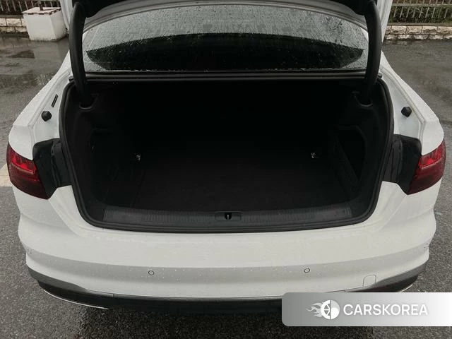 Audi A4L 2024 Белый из Китая, фото 4