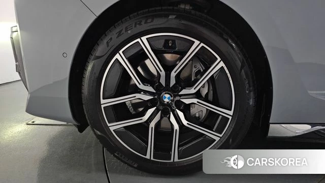 BMW 7 Series (G70) id 4223159 из Кореи 34