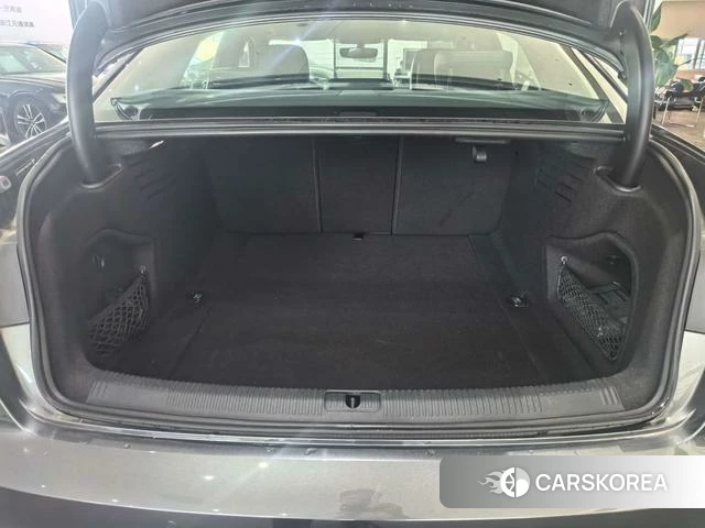 Audi A4L id 3939532 из Китая 13