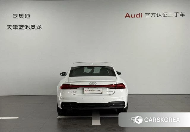 Audi A7 2024 Белый из Китая, фото 4