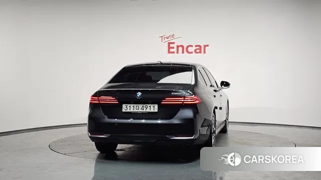 BMW 5 Series (G60) id 3517673 из Кореи 15