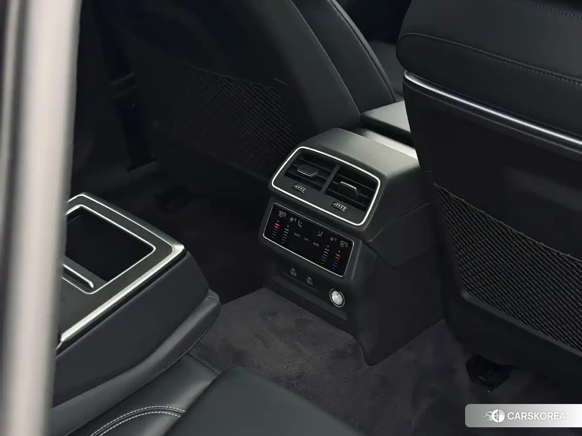 Audi A6L id 4559830 из Китая 12