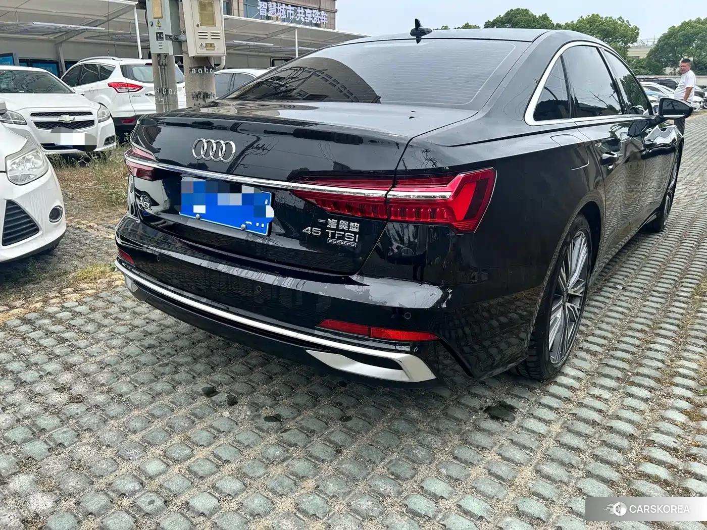 Audi A6L id 4617085 из Китая 9