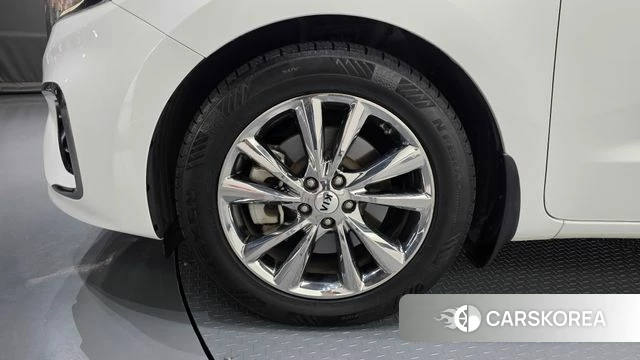 Kia The New Carnival id 4694043 из Кореи 25