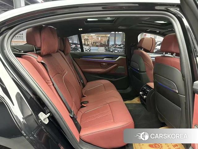 BMW 5 series 2023 Черный из Китая, фото 4