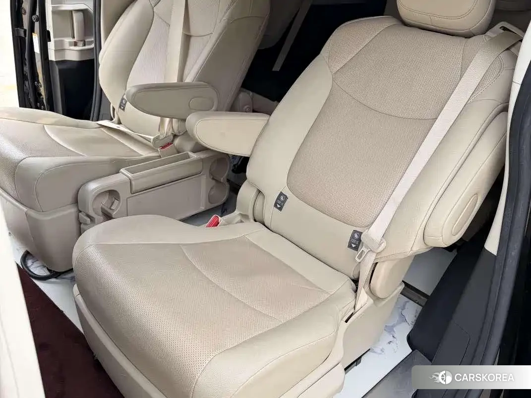 Toyota Sienna id 4553863 из Китая 7