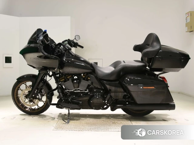 Harley-Davidson Road Glide ST FLTRXST1920 2023 из Японии