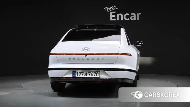 Hyundai Grandeur (GN7) id 3659489 из Кореи 14