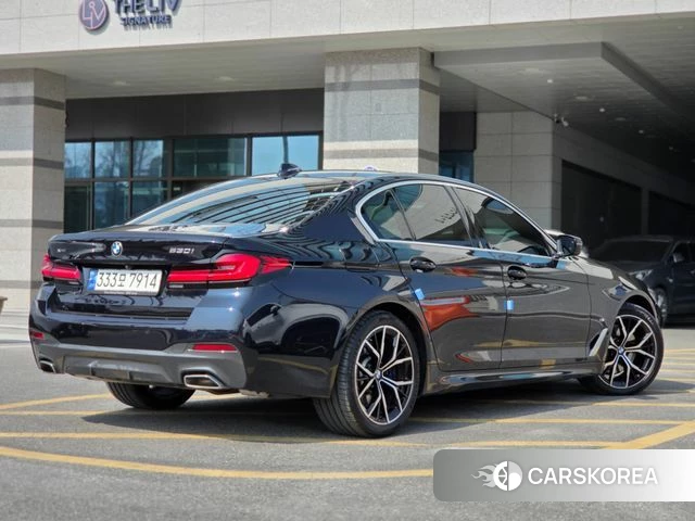 BMW 5 Series (G30) id 3841965 из Кореи 14