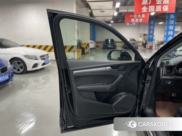 Audi Q5L id 4321144 из Китая 17