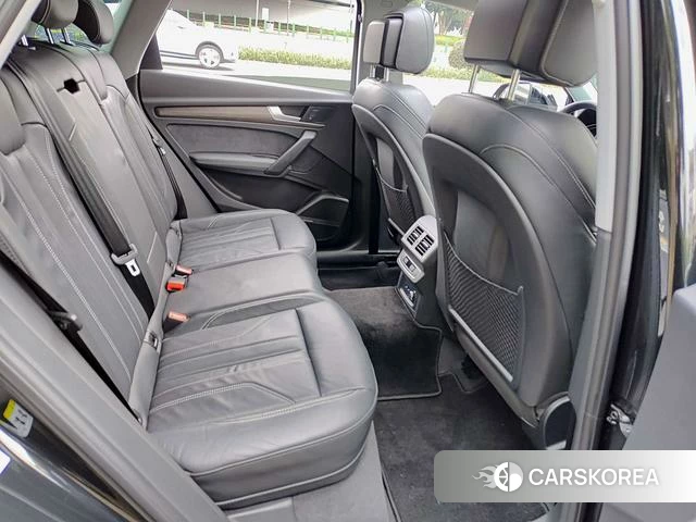 Audi Q5L 2023 Черный из Китая, фото 4