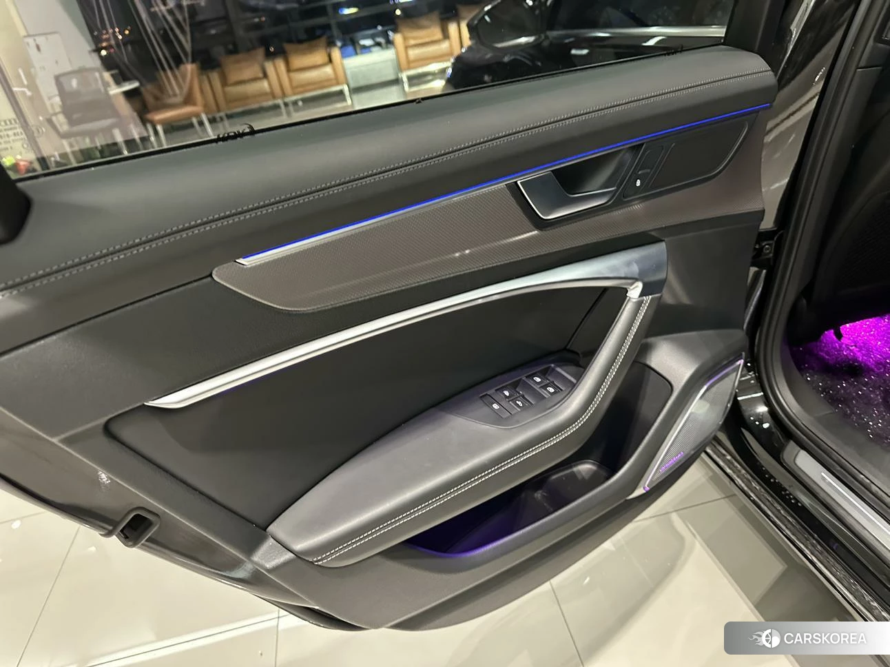 Audi A6L id 4461437 из Китая 9