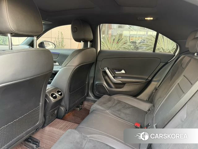 Mercedes-Benz Class A 2023 Белый из Китая, фото 6