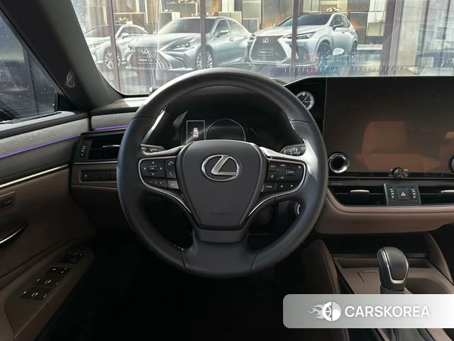 Lexus ES 2026 Белый из Китая, фото 5