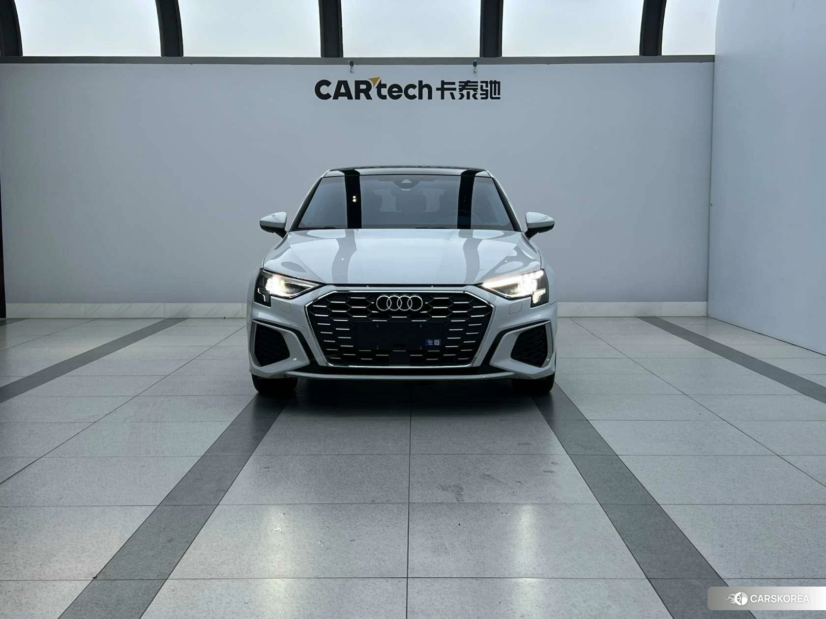 Audi A3 2023 Белый из Китая, фото 4