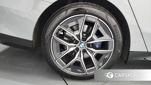 BMW 5 Series (G60) id 4360021 из Кореи 25