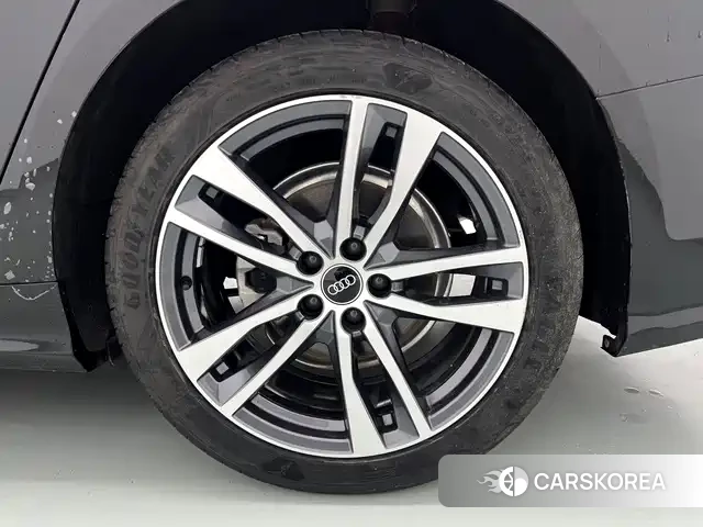Audi A6L id 4553814 из Китая 15