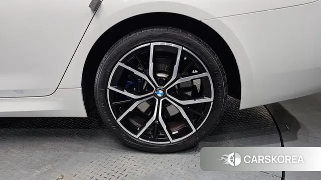 BMW 5 Series (G30) id 3493279 из Кореи 14