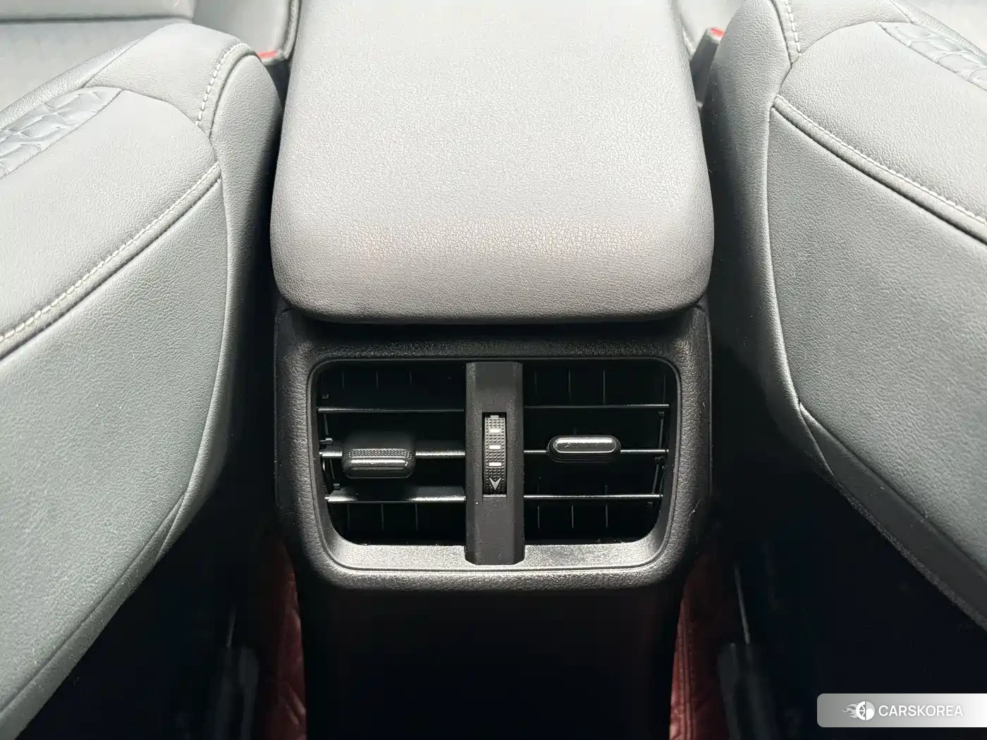 Lexus UX id 4570469 из Китая 14