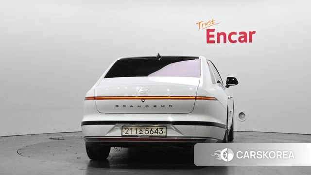 Hyundai Grandeur (GN7) id 3799015 из Кореи 14