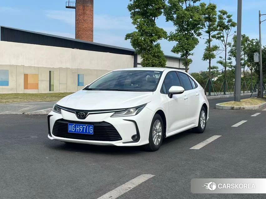 Toyota Corolla 2022 Белый из Китая, фото 4