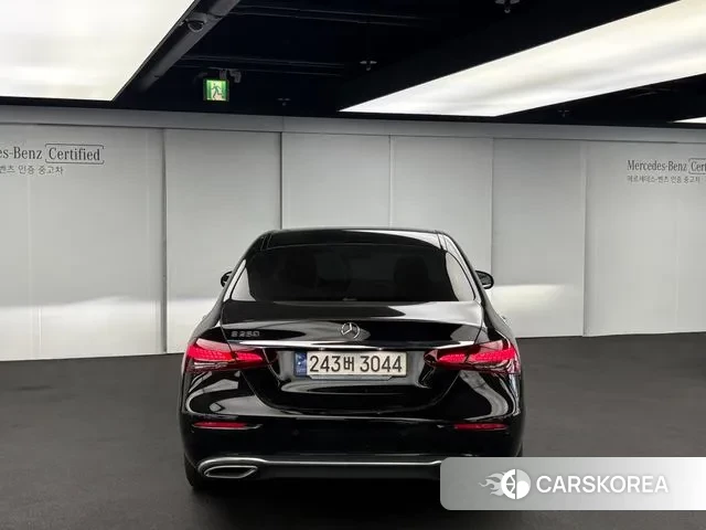 Mercedes-Benz E-Class W213 2023 Черный из Кореи, фото 4