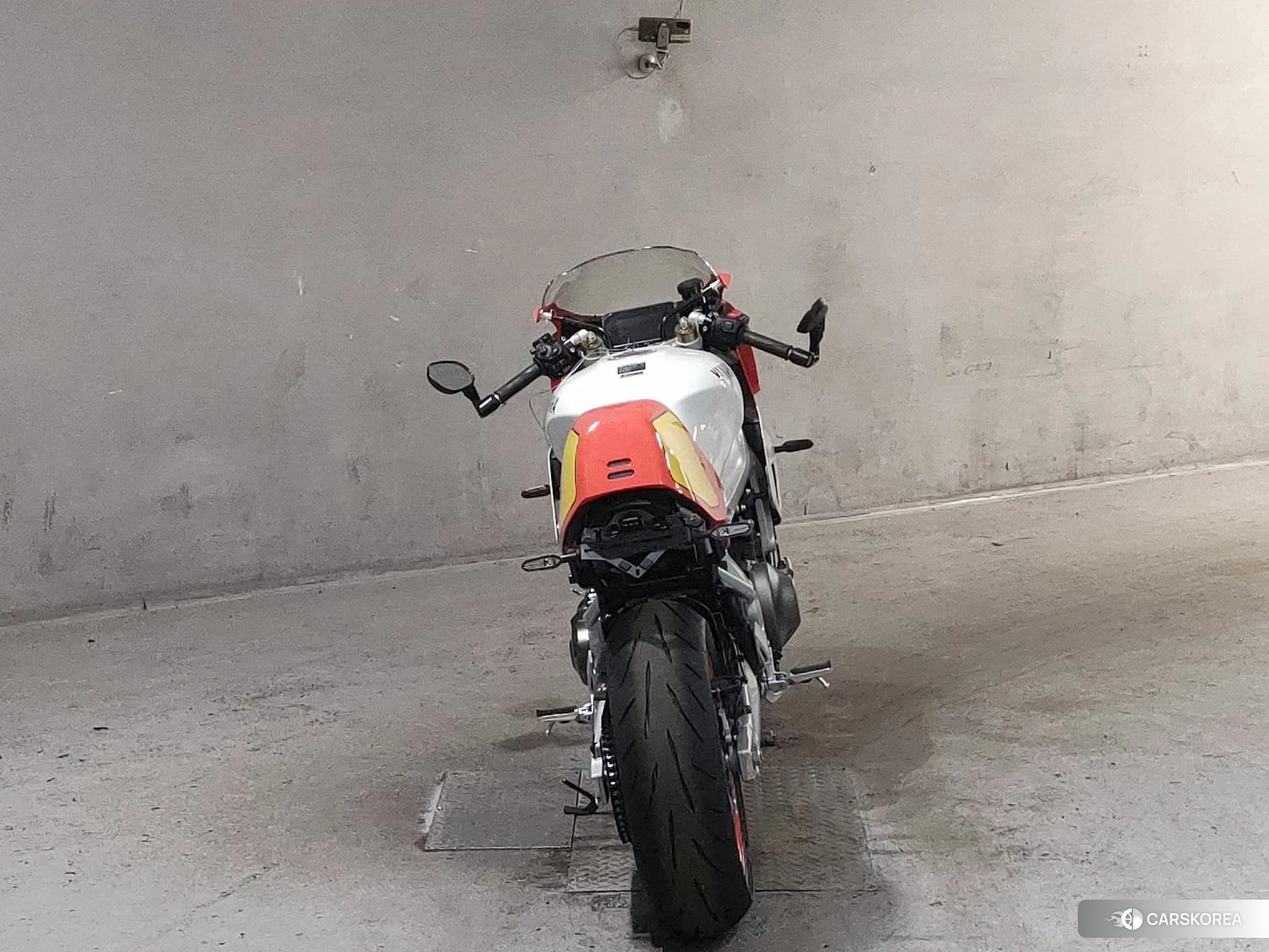 Yamaha XSR900GP 2025 из Японии