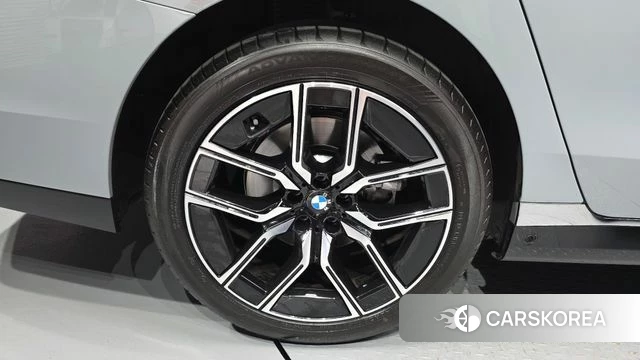 BMW 7 Series (G70) id 4691115 из Кореи 27