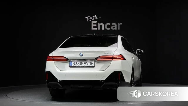 BMW 5 Series (G60) id 4248309 из Кореи 14