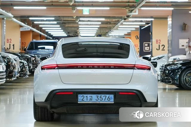 Porsche Taycan id 4529028 из Кореи 14