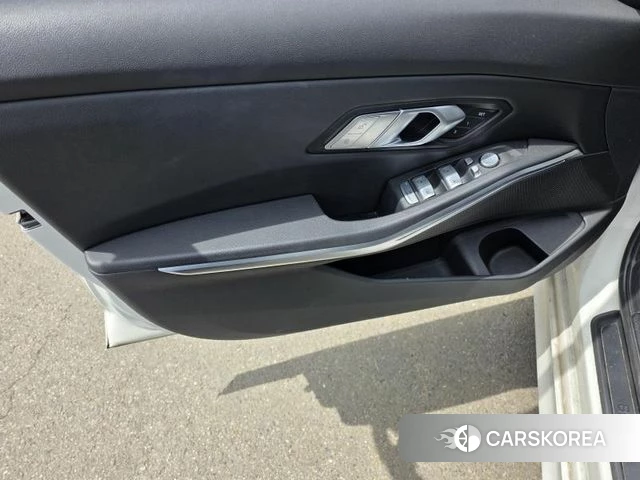 BMW 3 Series (G20) 2022 Белый из Кореи, фото 5