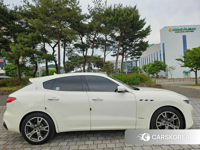 Maserati Levante id 4356788 из Кореи 14