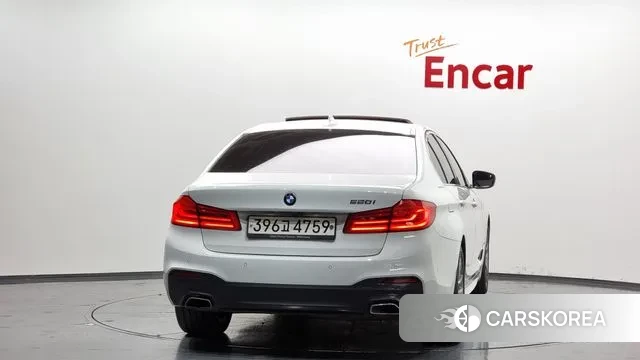 BMW 5 Series (G30) id 3302030 из Кореи 14