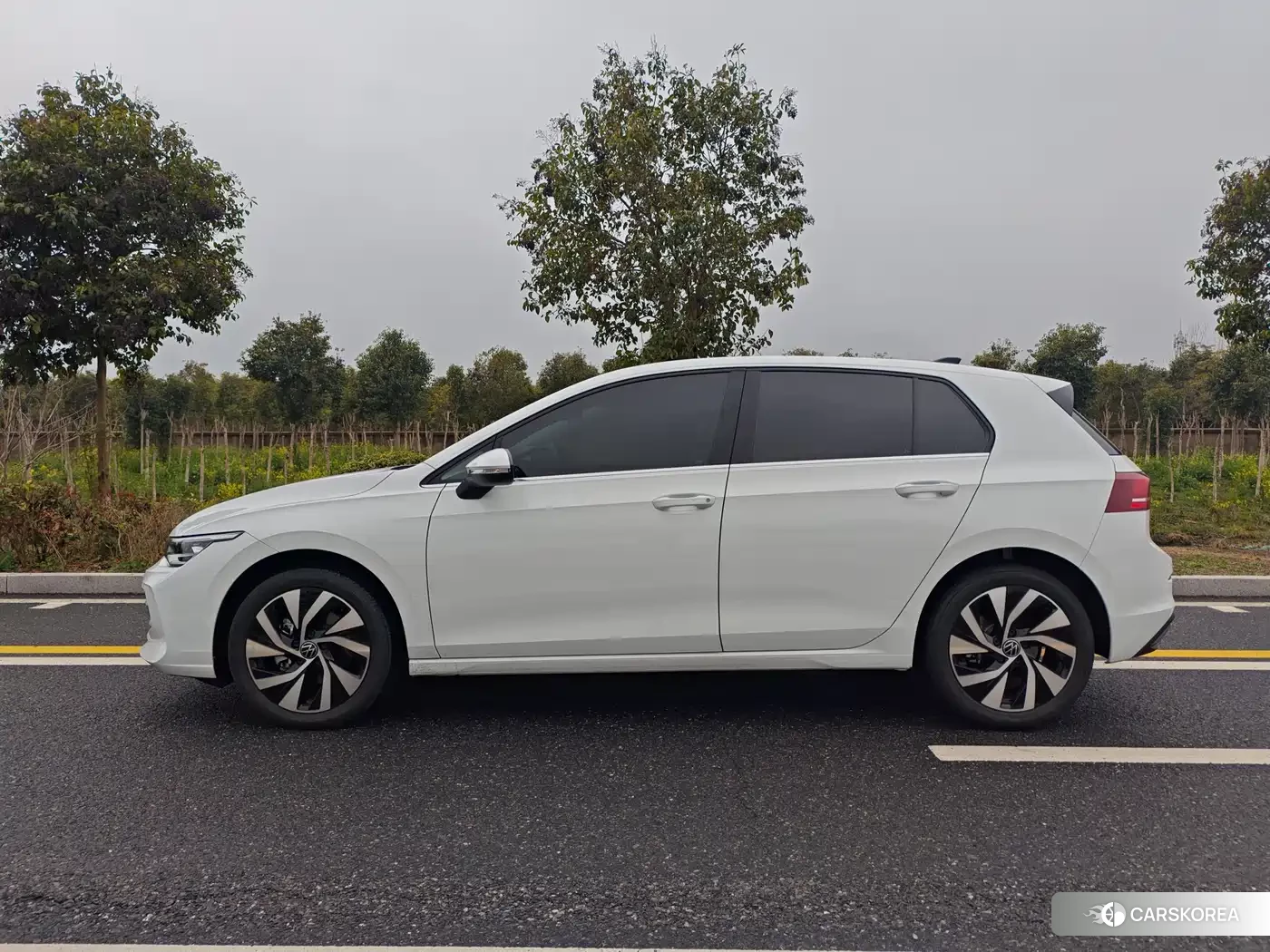Volkswagen Golf 2026 Белый из Китая, фото 4