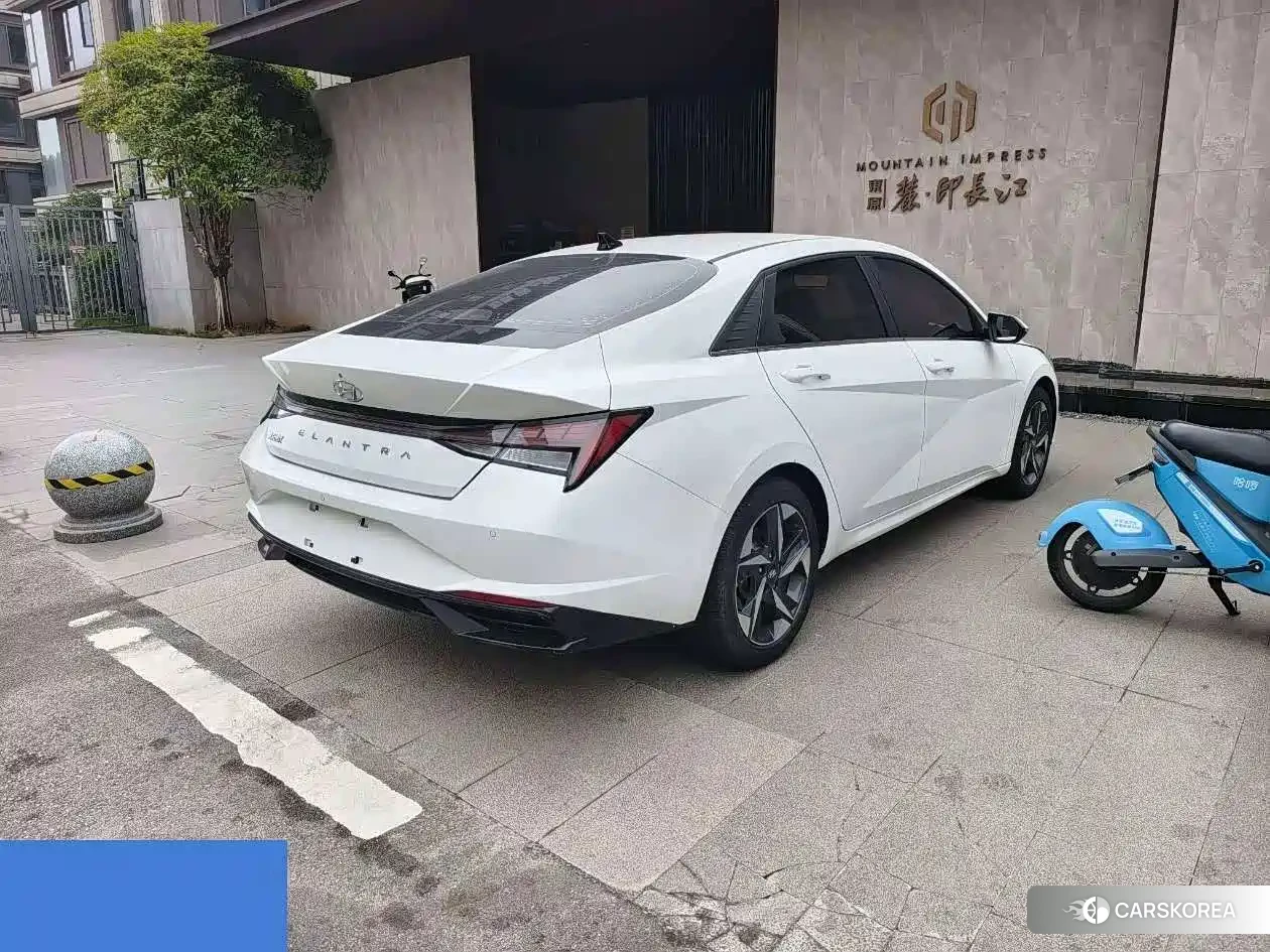 Hyundai Elantra 2022 Белый из Китая, фото 4