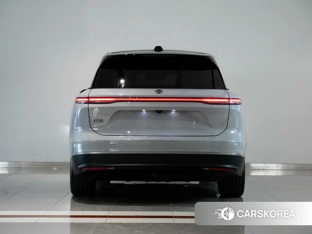 Weilai ES8 2023 Серебристо-серый из Китая, фото 5